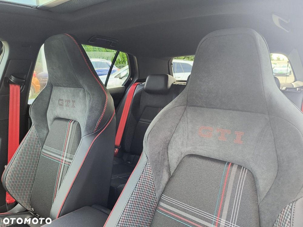 Volkswagen Golf - 13