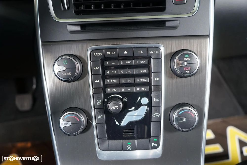 Volvo V60 1.6 D2 Momentum Eco - 29