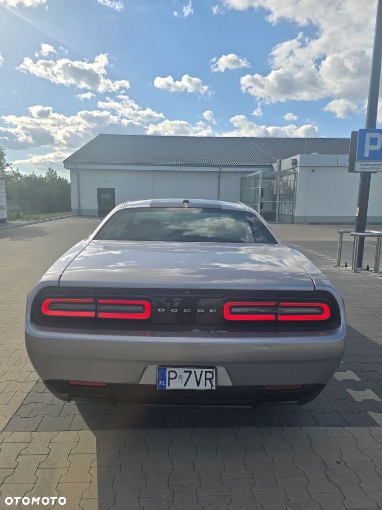 Dodge Challenger - 9