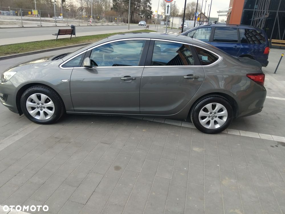 Opel Astra - 4