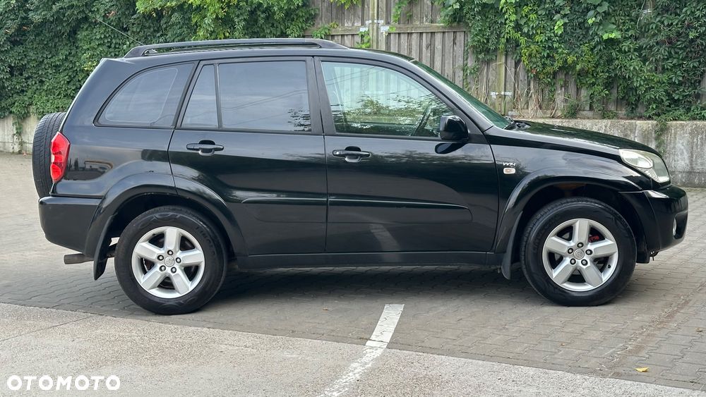 Toyota RAV4 2.0 VVT-i 4x4 - 4