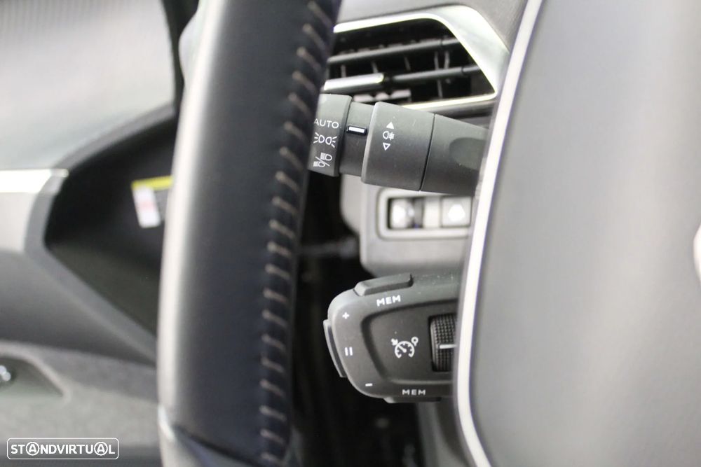 Peugeot 3008 1.2 PureTech Active Pack - 17