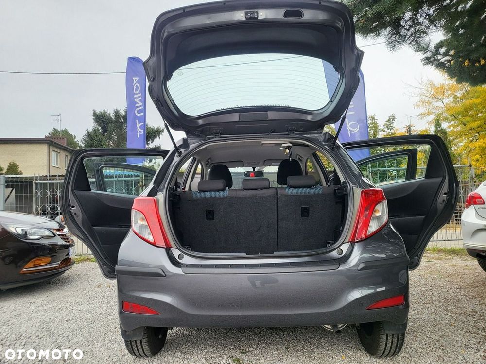 Toyota Yaris - 10