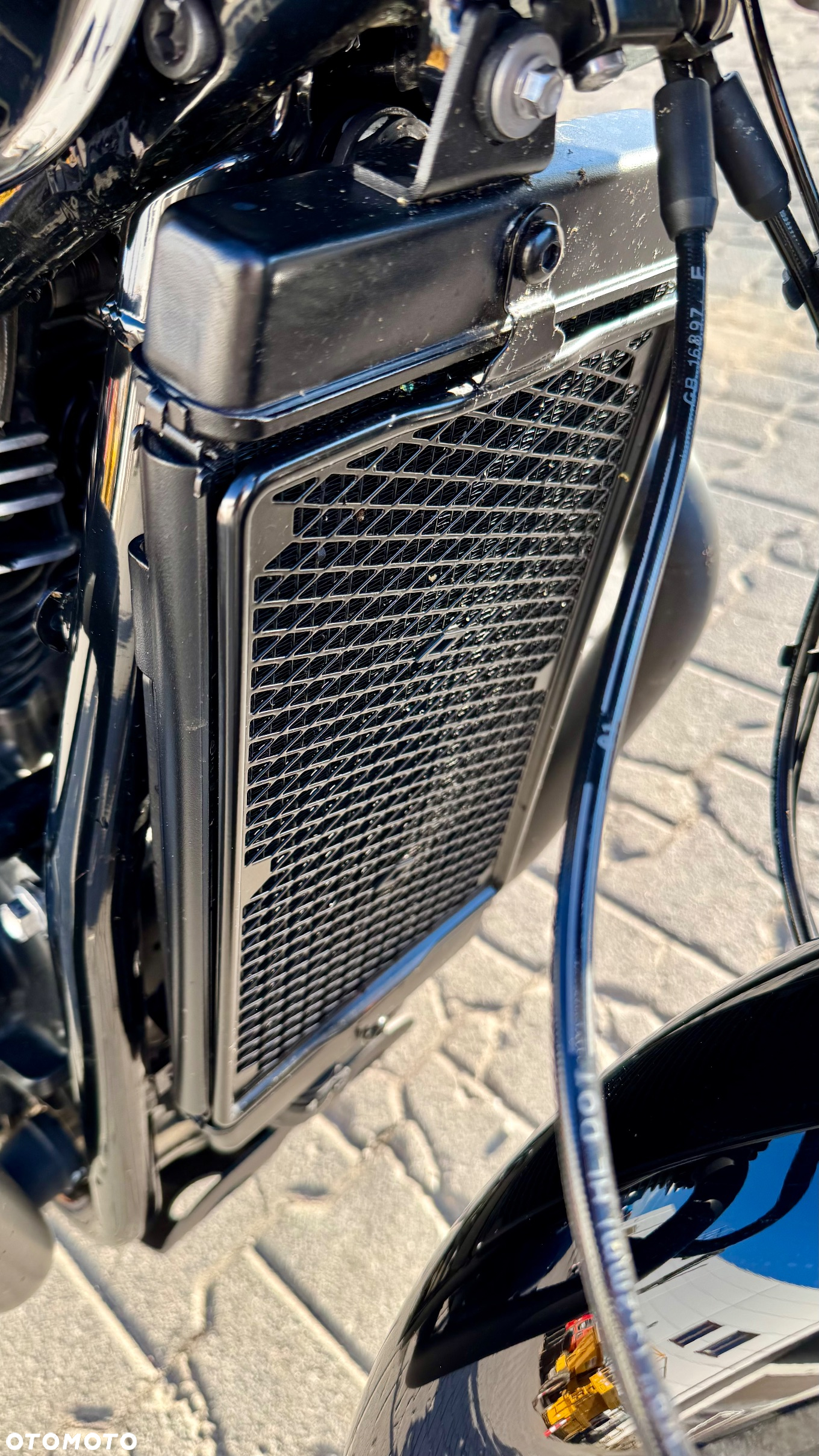 Triumph Bonneville - 15