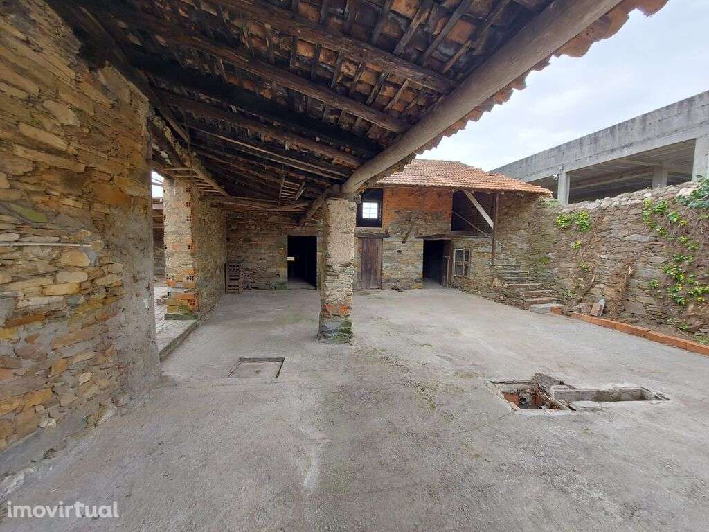 Venda Moradia - Grande imagem: 2/25