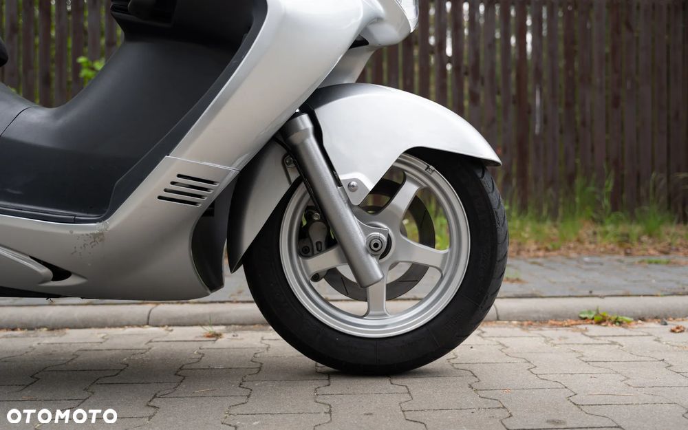 Suzuki Burgman - 15