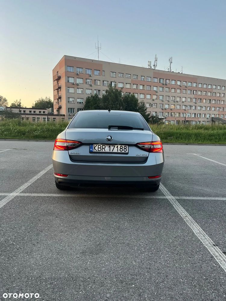 Skoda Superb 2.0 TDI Style DSG7 - 3