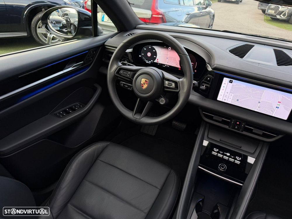 Porsche Macan Electric 4 - 32