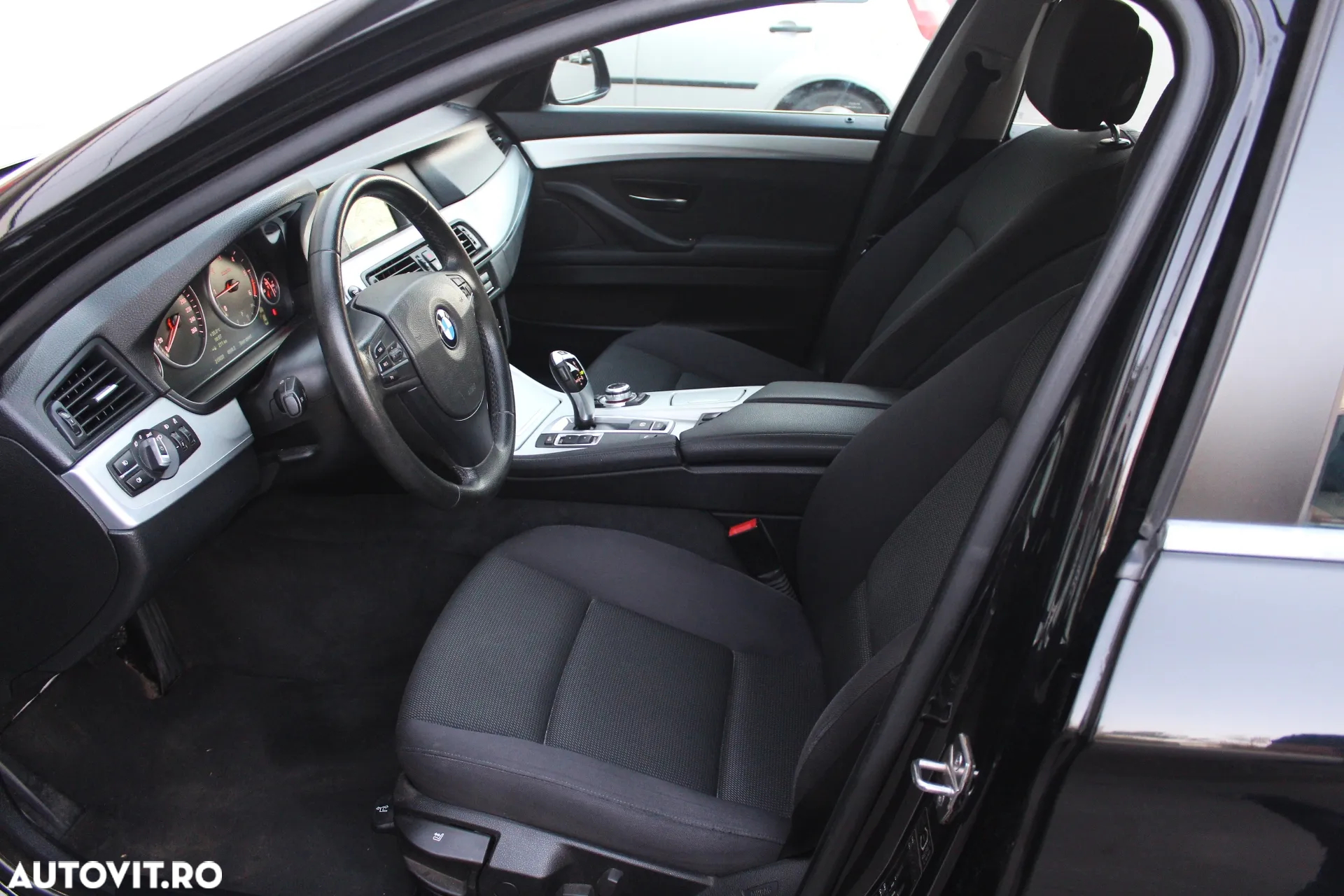 BMW Seria 5 520d - 5