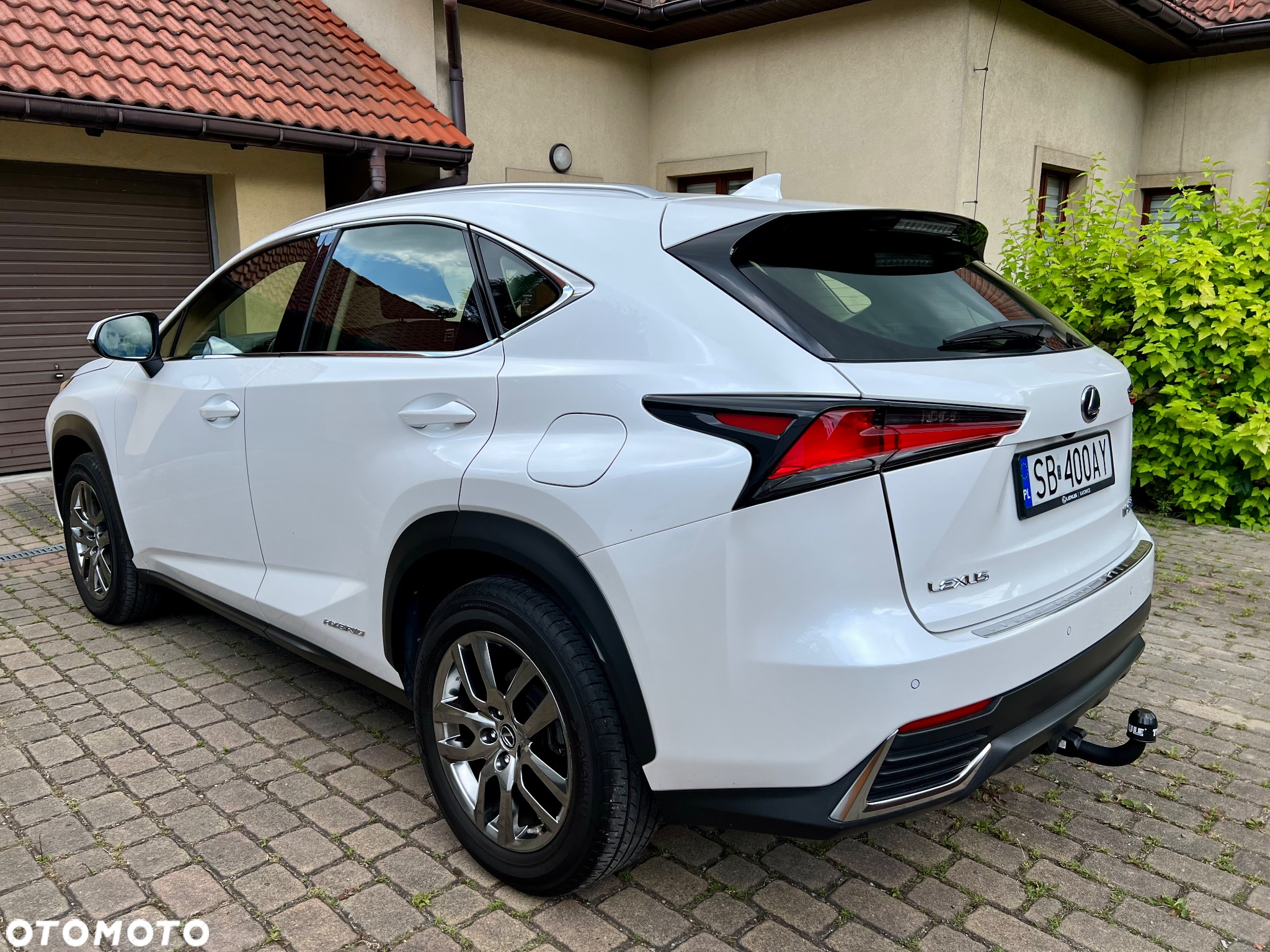 Lexus NX 300h Elegance + Business AWD - 3