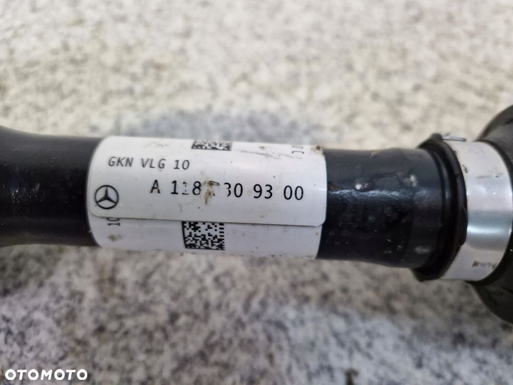 MERCEDES PÓŁOŚ PRZEDNIA PRAWA PRZÓD PRAWY GLB X247 247 A1183309300 - 2