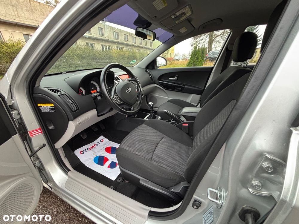 Kia Ceed 2.0 CVVT Spirit - 12