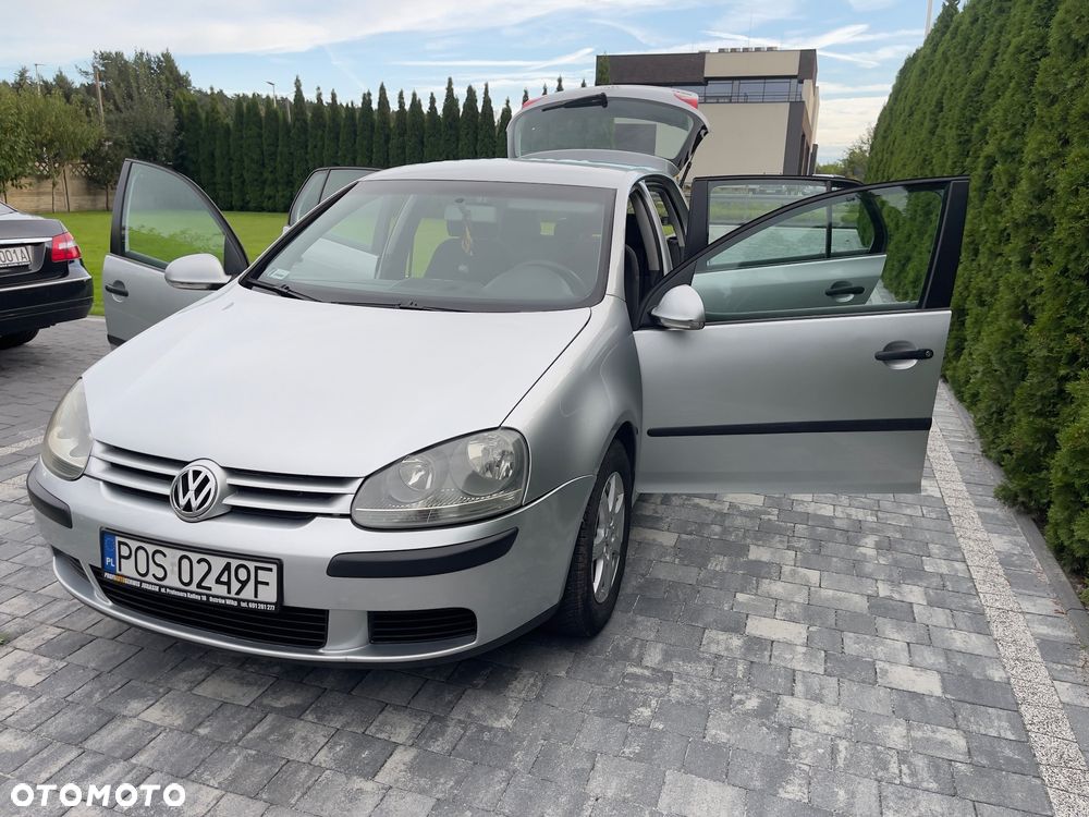 Volkswagen Golf - 1