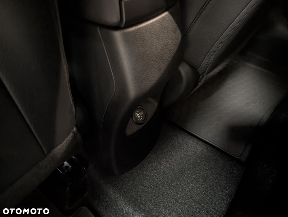 Kia Stonic 1.2 L - 24