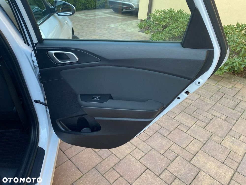 Kia Ceed 1.5 T-GDI M - 34