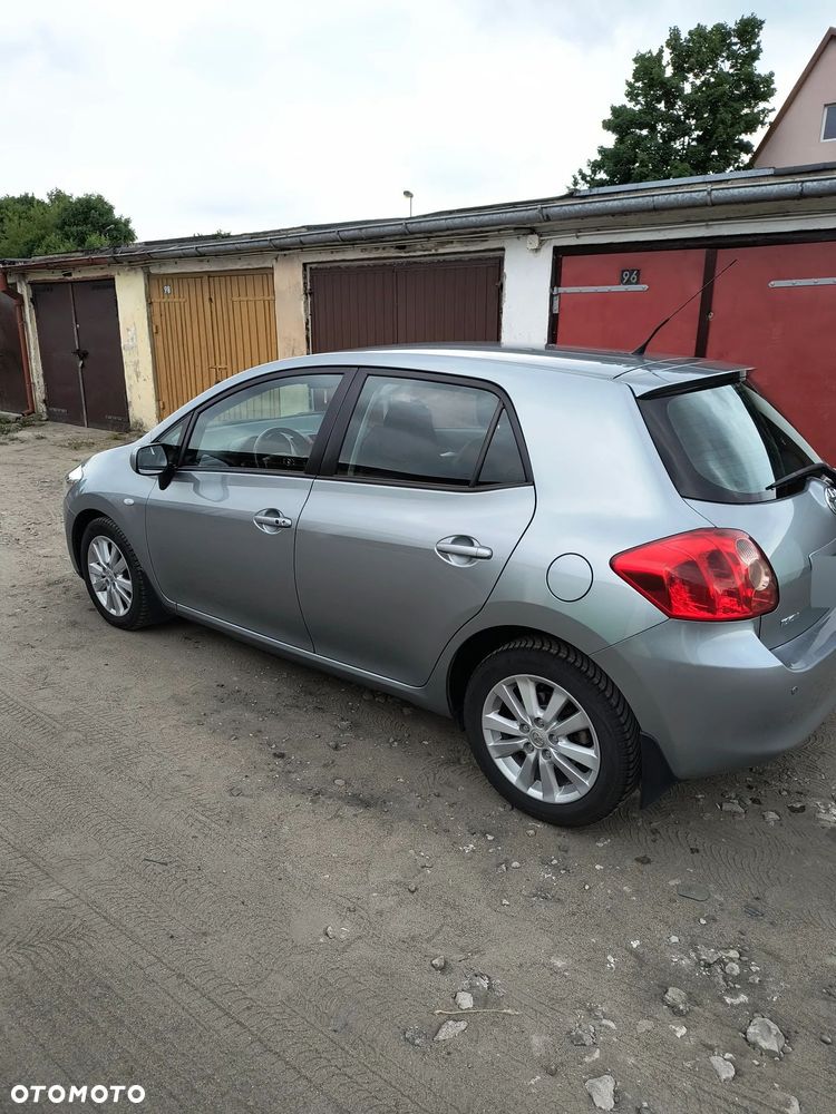 Toyota Auris - 2