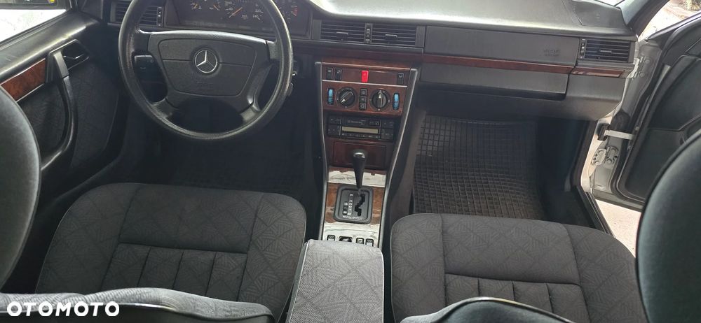 Mercedes-Benz Klasa E - 15
