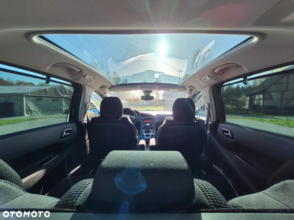 Peugeot 5008 1.6 THP Premium - 11