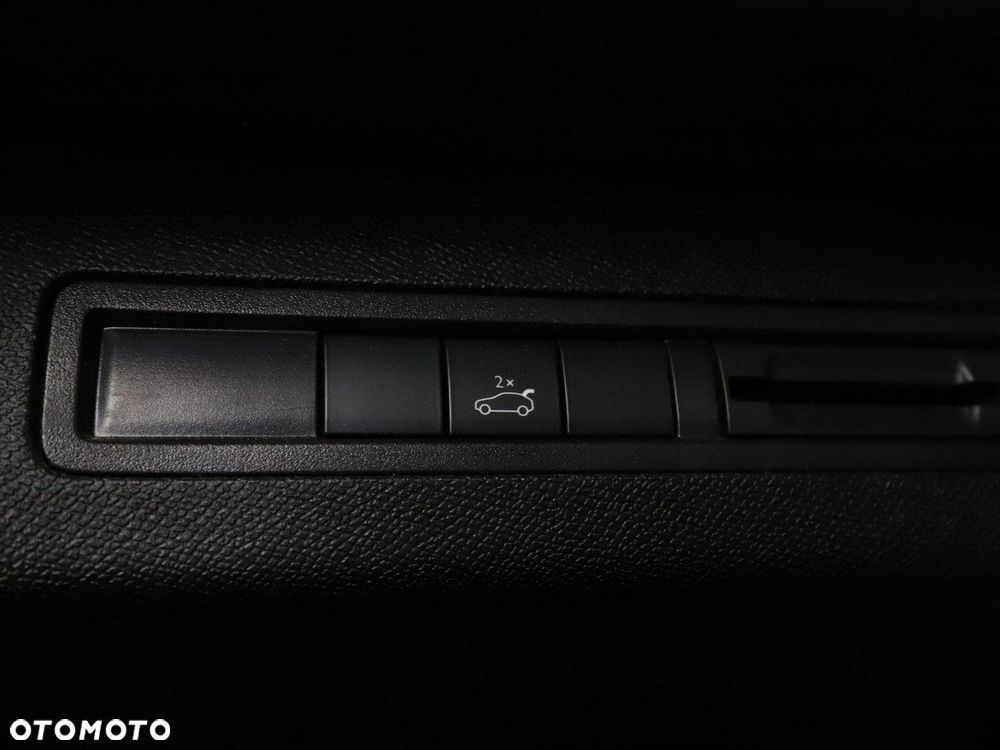 Peugeot 3008 BlueHDi 130 Stop & Start EAT8 Allure Business-Paket - 37