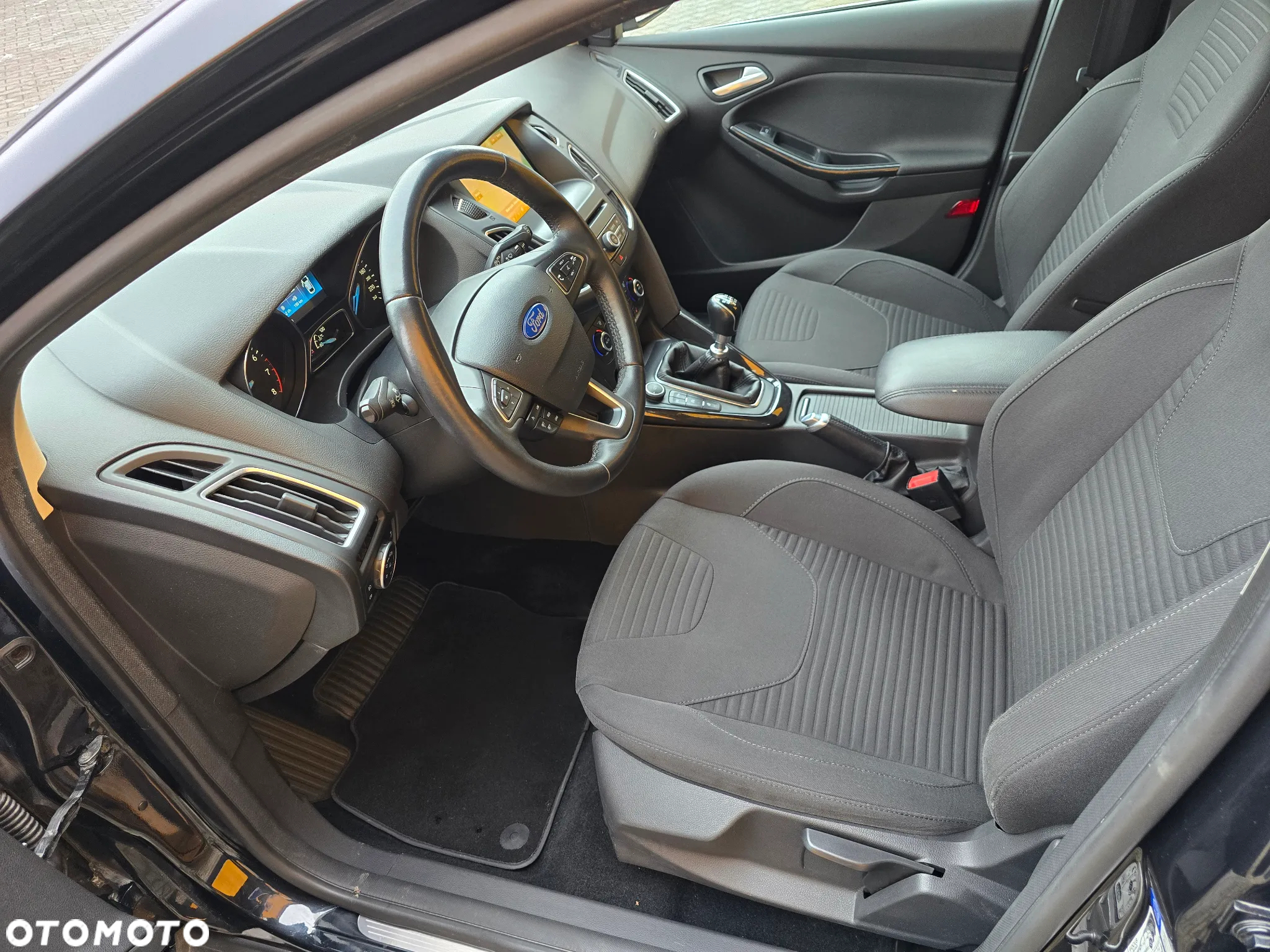 Ford Focus 1.0 EcoBoost Start-Stopp-System TITANIUM - 16