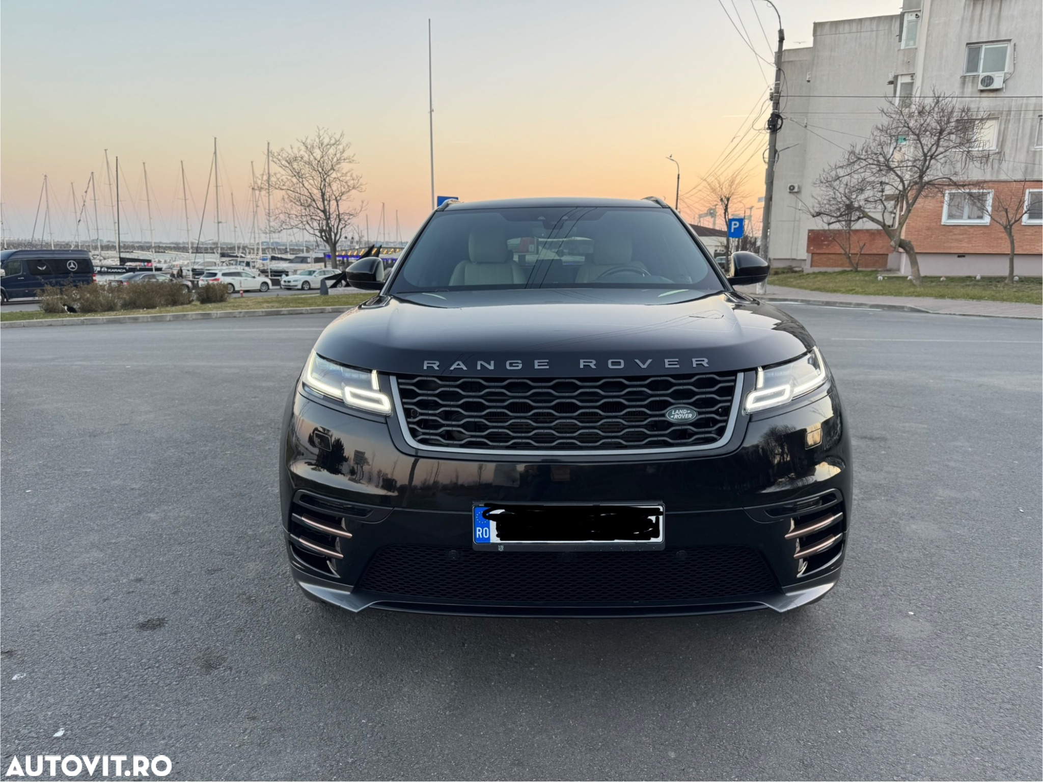 Land Rover Range Rover Velar 3.0 R-Dynamic - 3