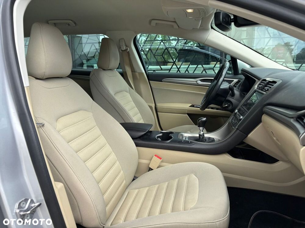 Ford Mondeo - 22