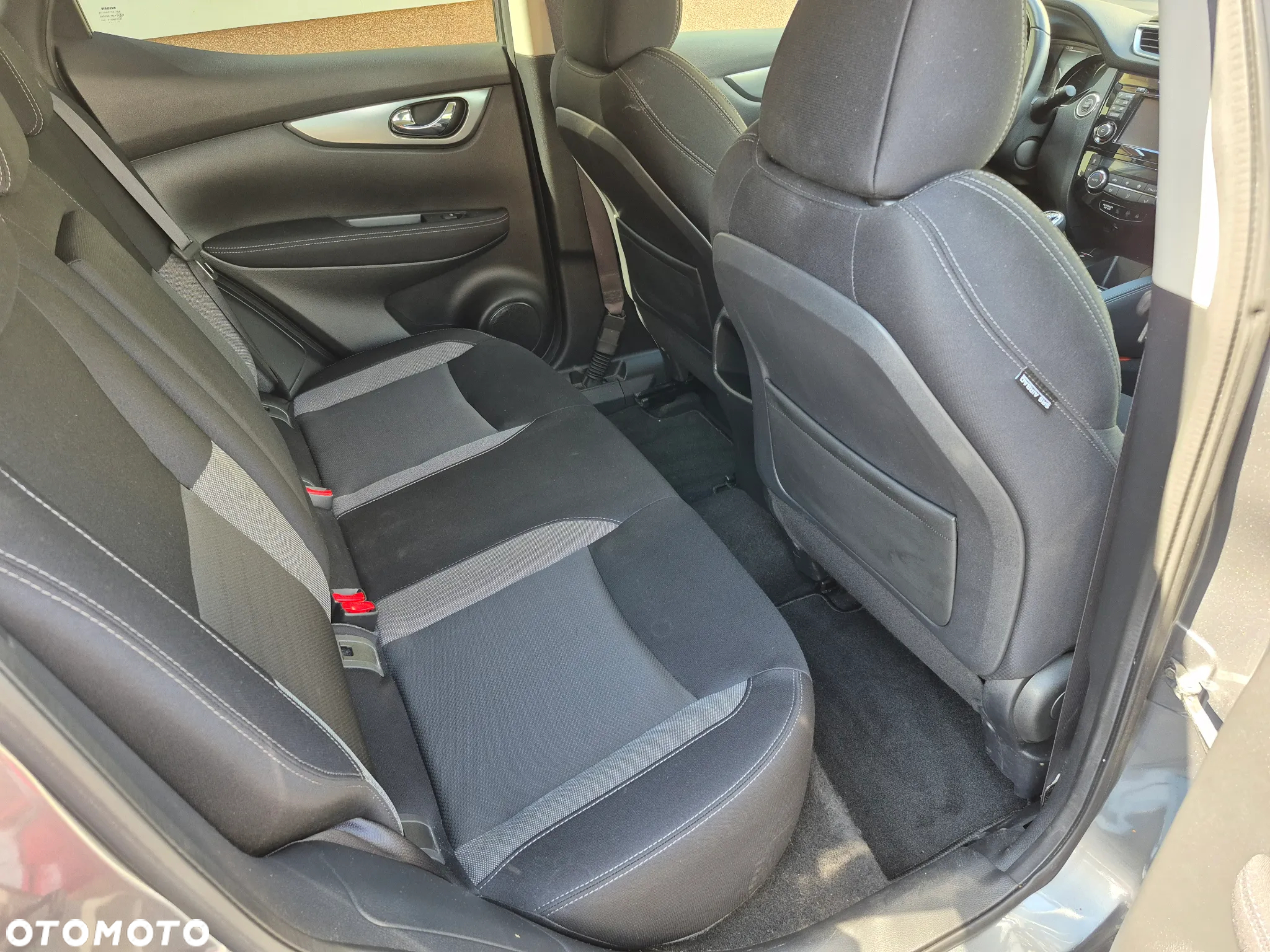 Nissan Qashqai 1.6 DIG-T N-Connecta - 8