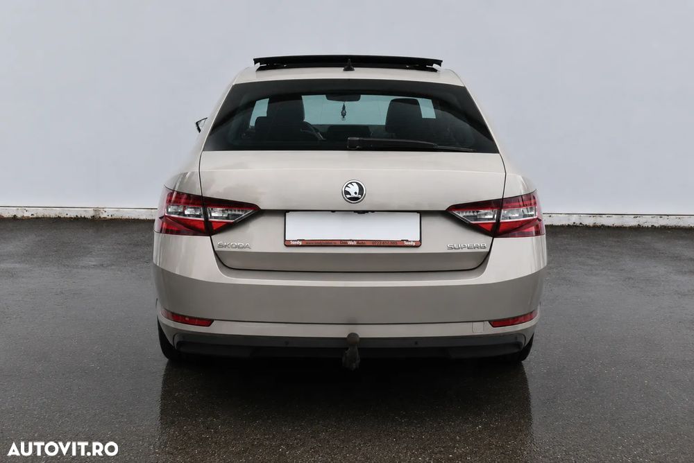 Skoda Superb 2.0 TSI DSG Style - 11