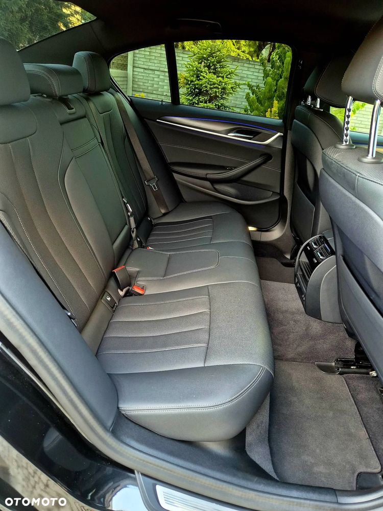 BMW Seria 5 520d xDrive mHEV M Sport sport - 16