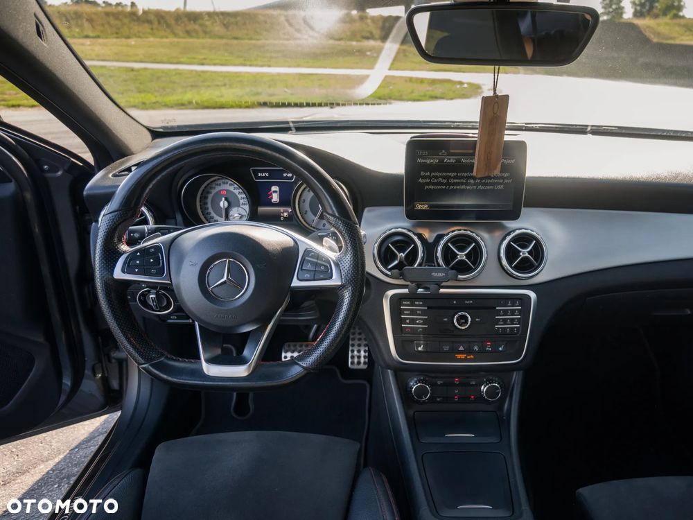 Mercedes-Benz GLA 200 7G-DCT AMG Line - 14