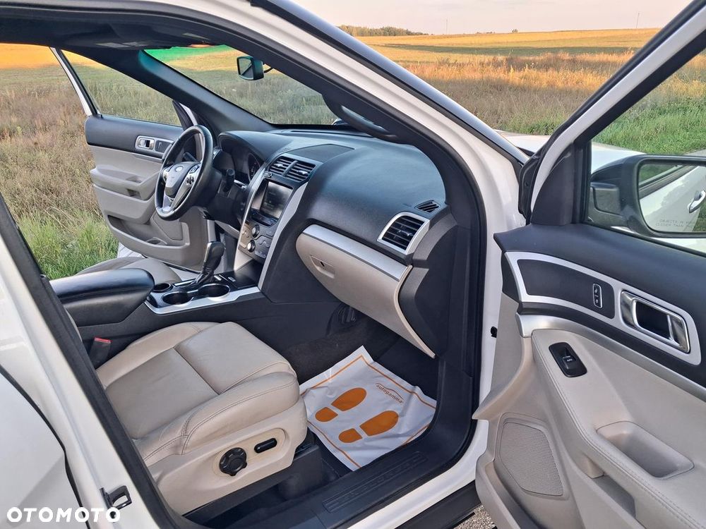 Ford Explorer - 23