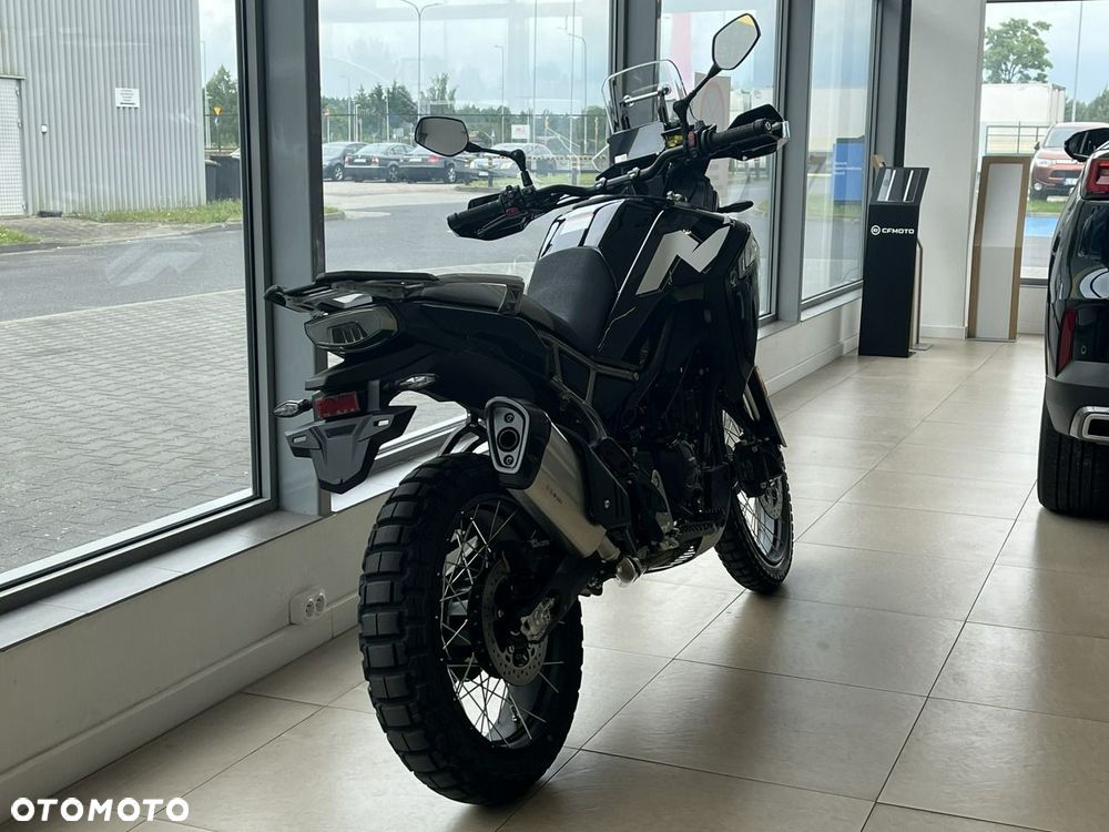 CFMoto MT - 4
