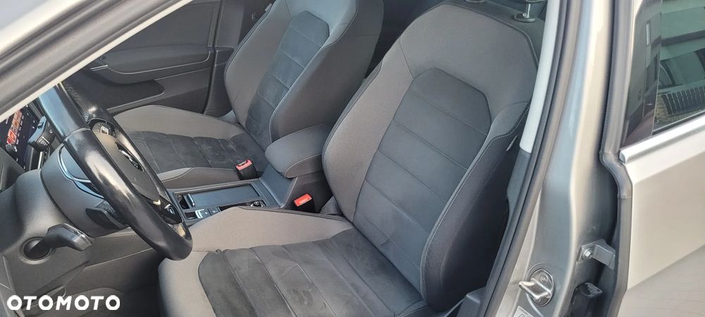 Volkswagen Golf 2.0 TDI BlueMotion Technology DSG Highline - 24