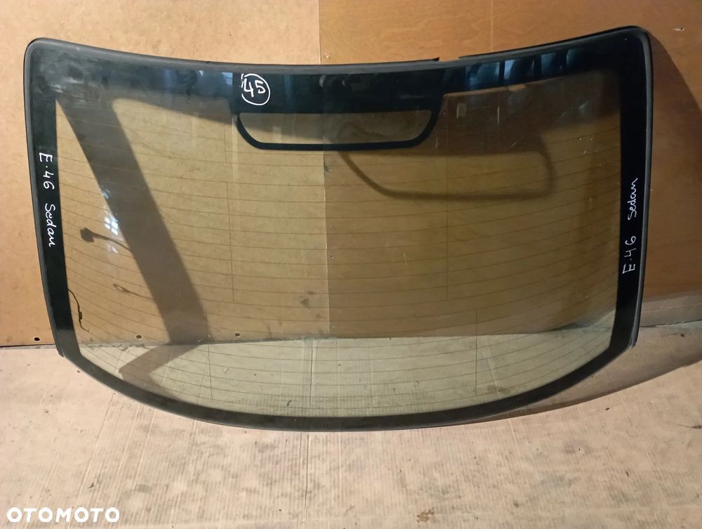 Szyba tylna BMW E46 Sedan po Lift przed Lift - 1