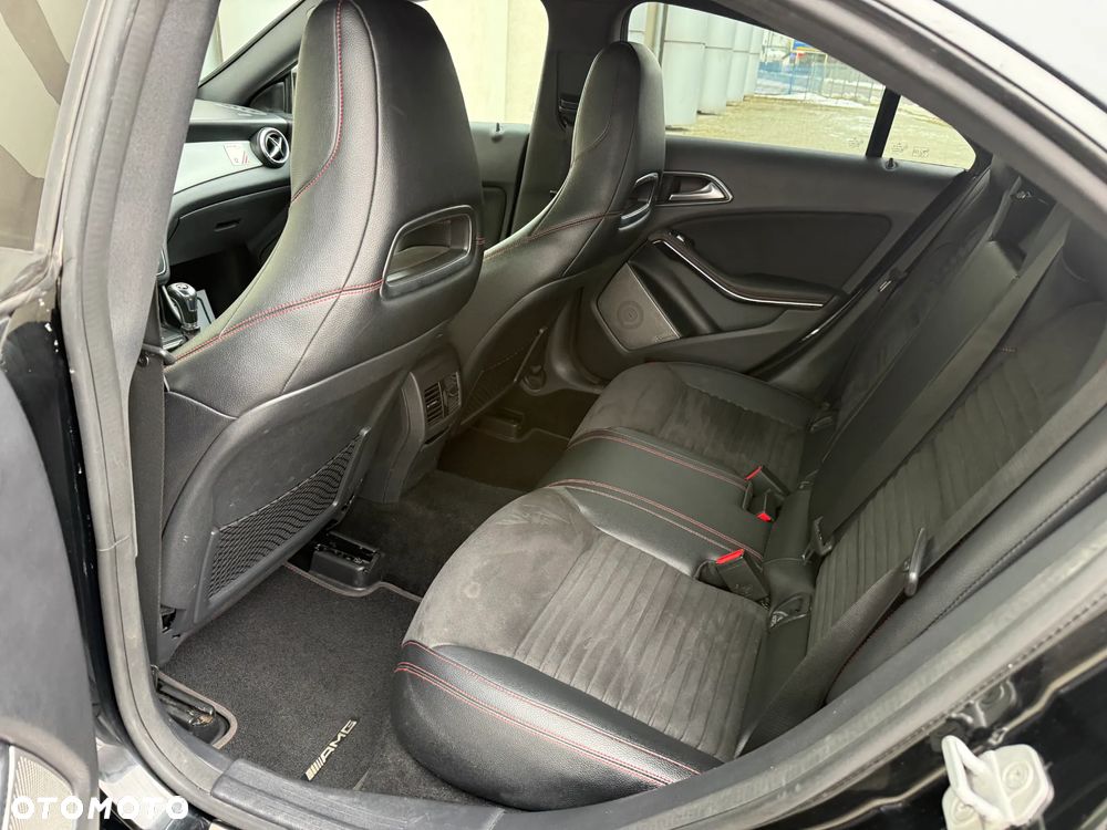 Mercedes-Benz CLA 200 AMG Line - 17