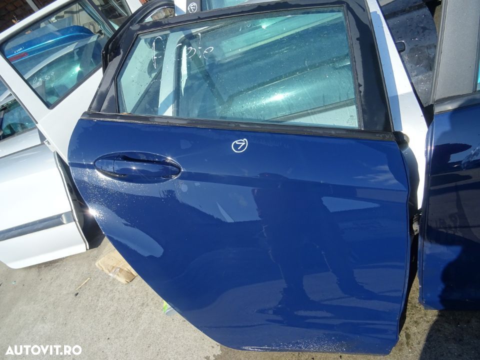 Vand Usa Spate Dreapta Ford Fiesta din 2014 fara rugina fara lovituri - 3