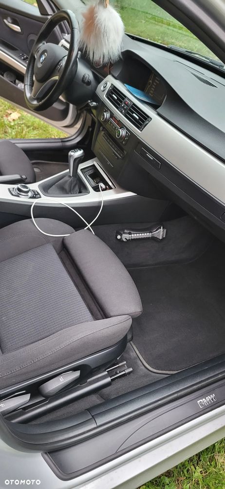 BMW Seria 3 318i - 12