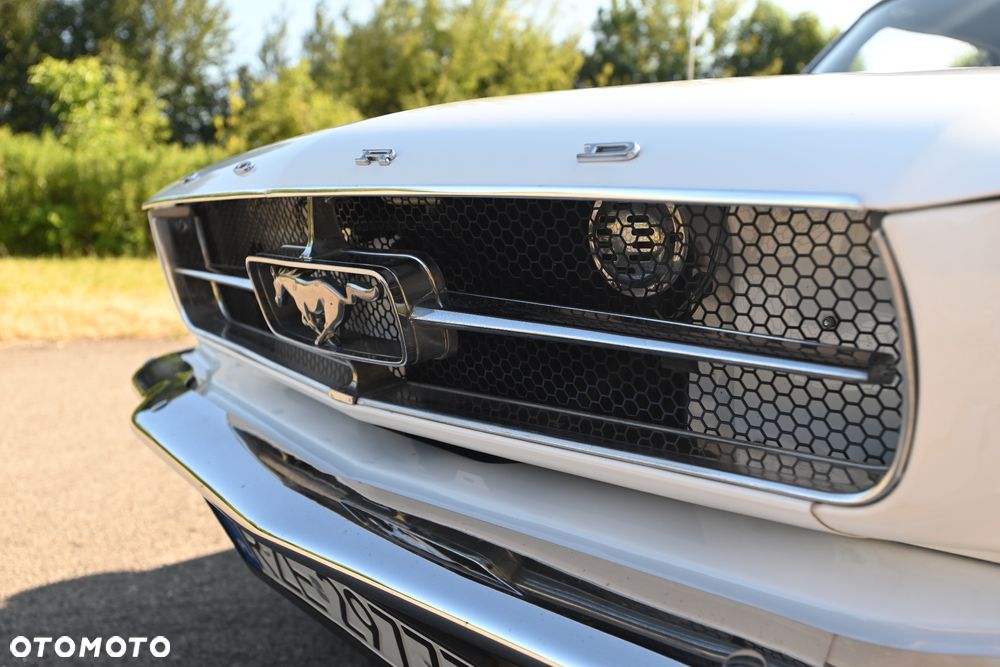 Ford Mustang - 12