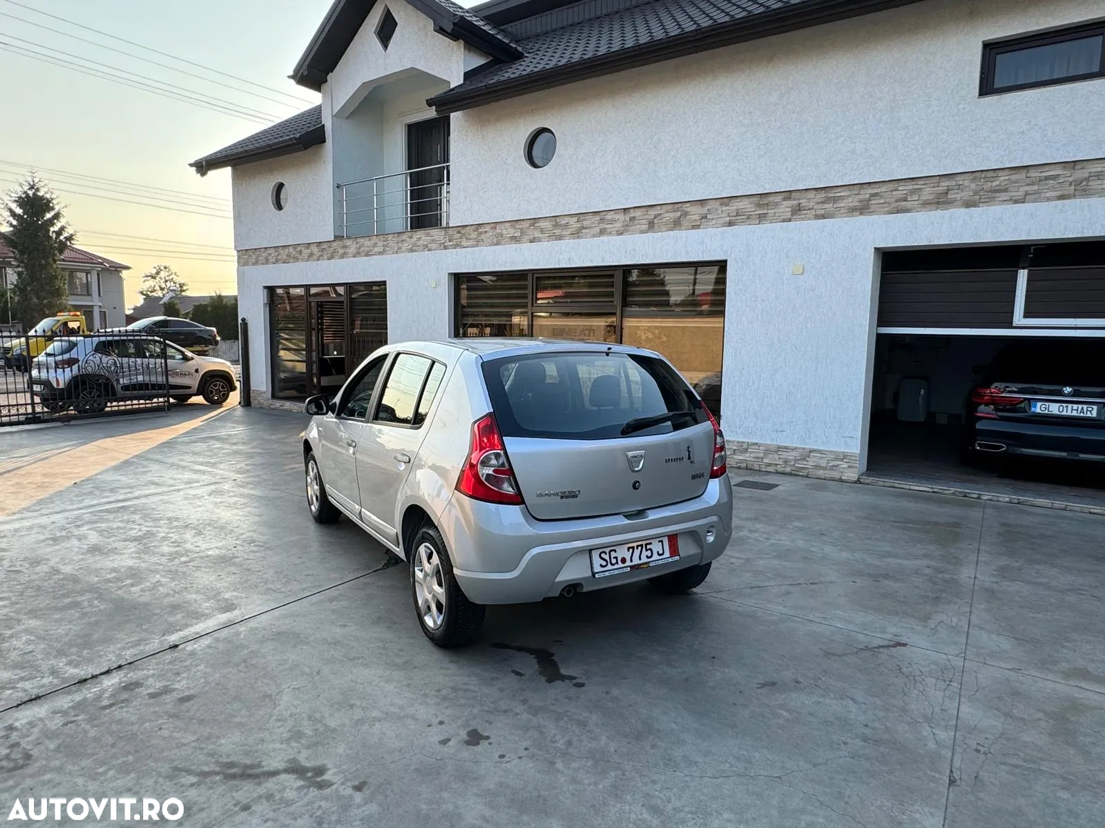 Dacia Sandero 1.6 MPI Laureate - 4