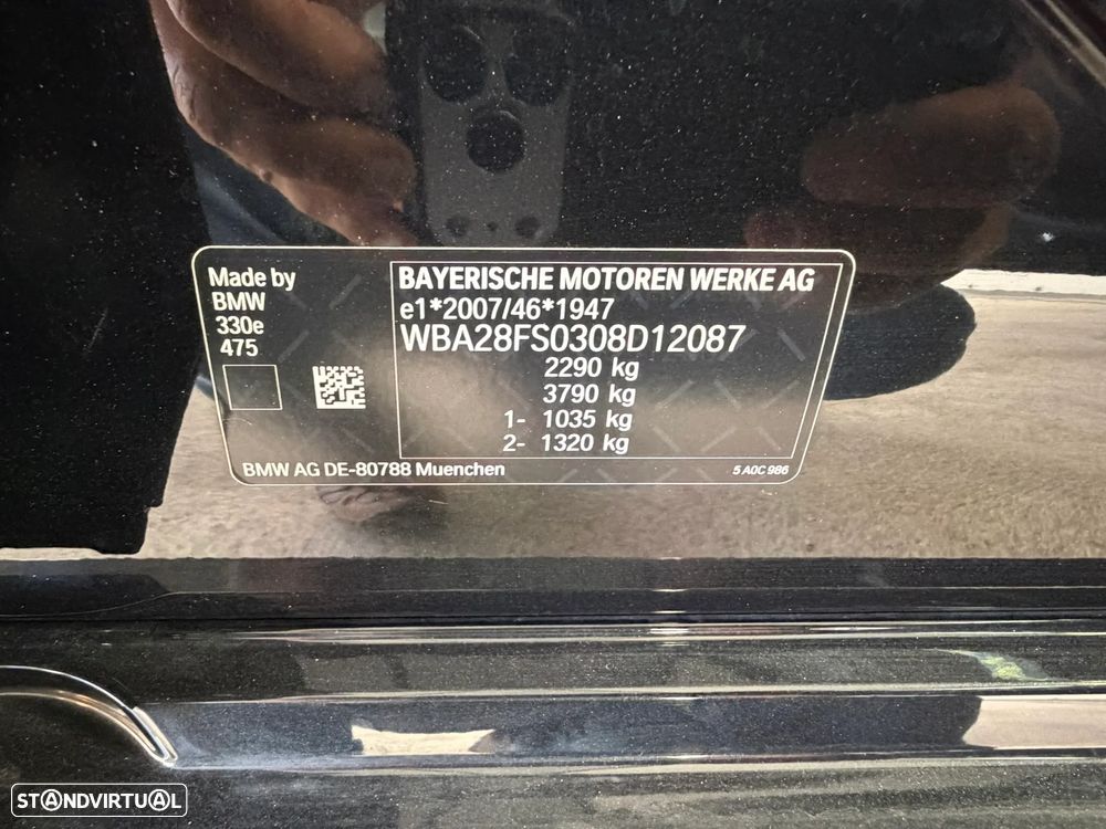 BMW 330 e Aut. M Sport - 32