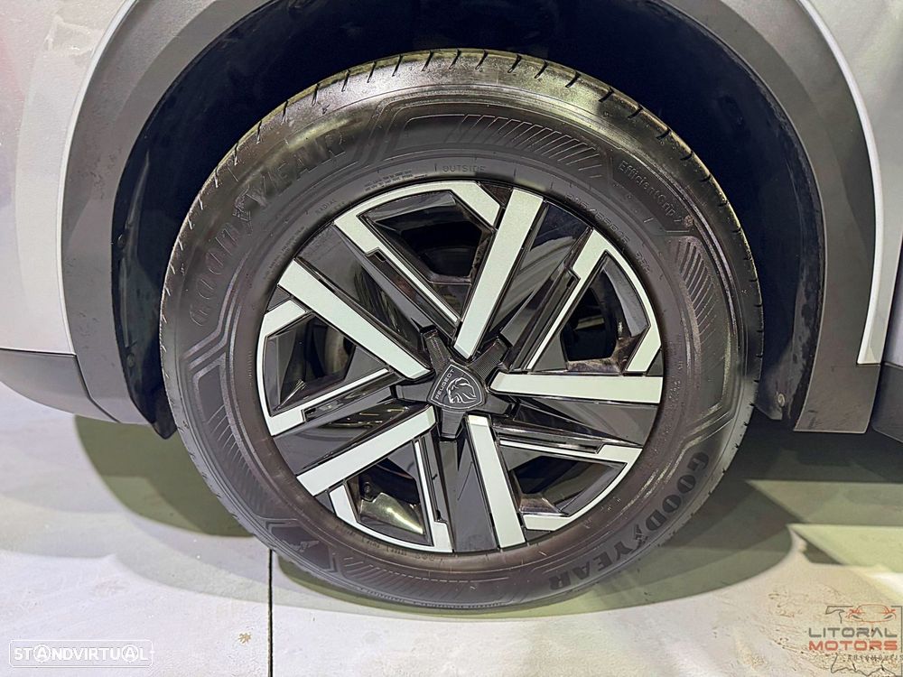 Peugeot 2008 1.2 PureTech SE Style - 12