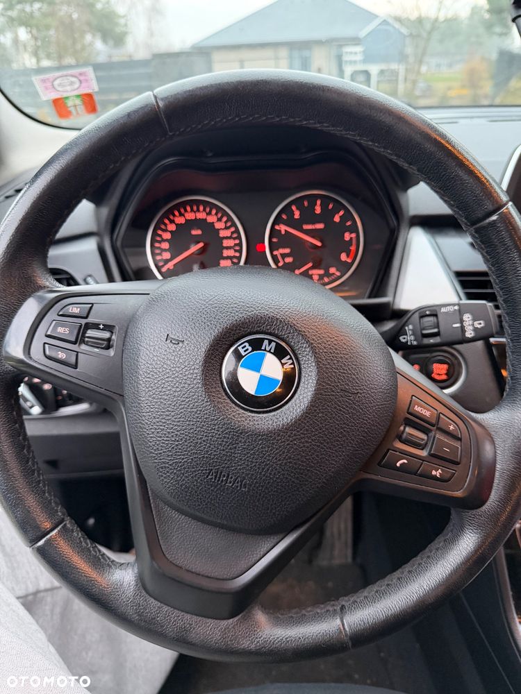 BMW Seria 2 216d - 9