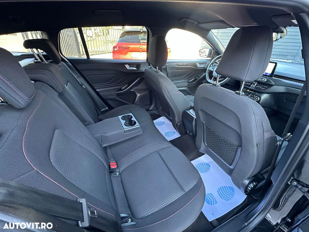 Ford Focus Turnier 1.0 EcoBoost Start-Stopp-System ST-LINE - 18