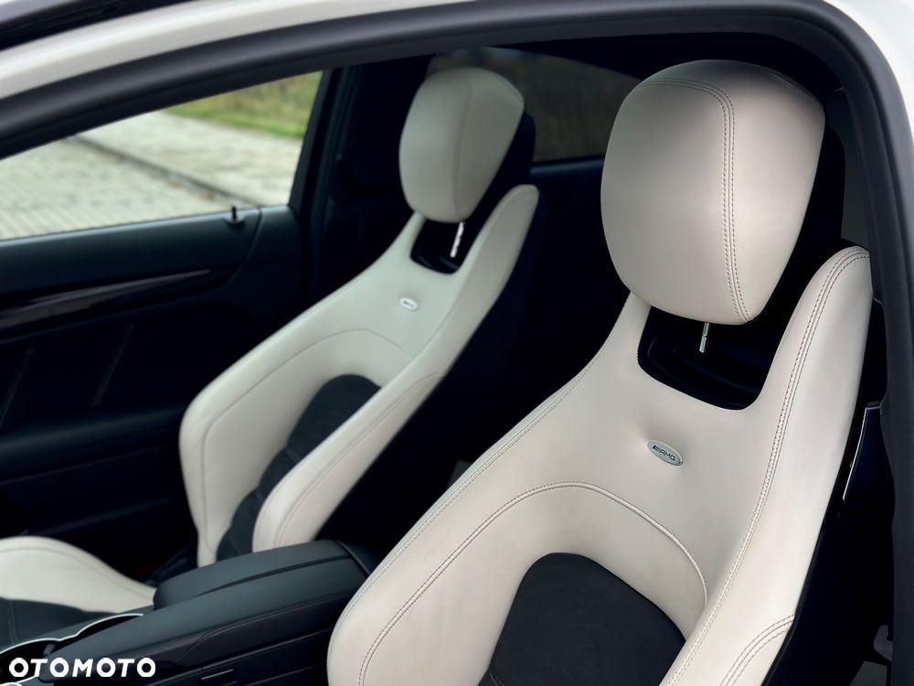 Mercedes-Benz Klasa C 63 AMG - 17