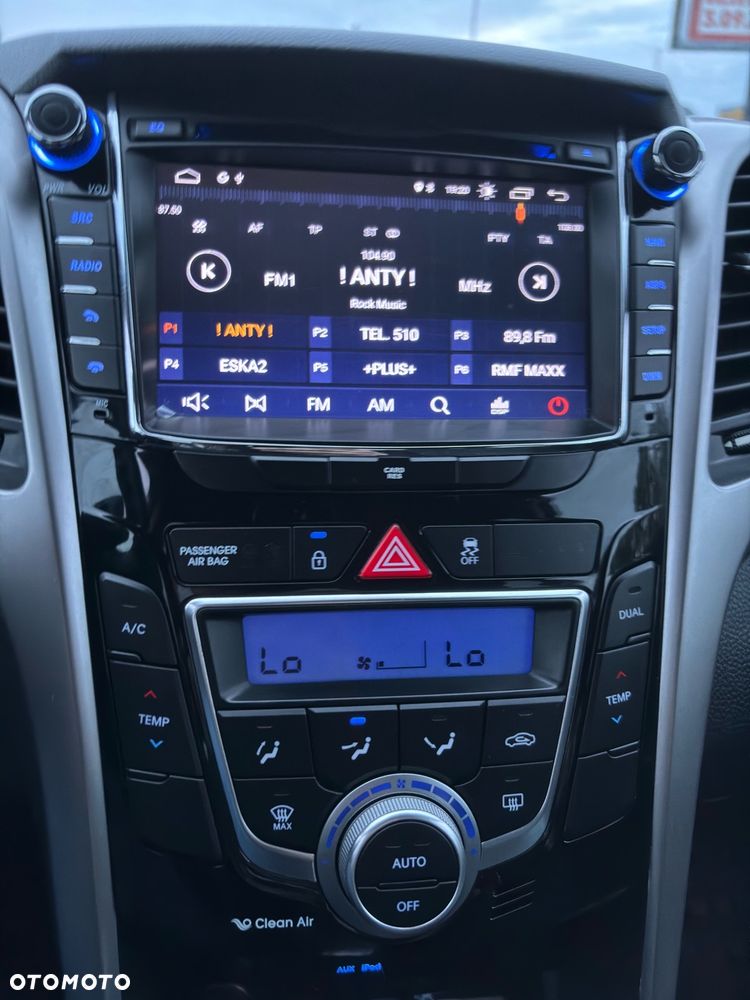 Hyundai i30 blue 1.6 CRDi Style - 11