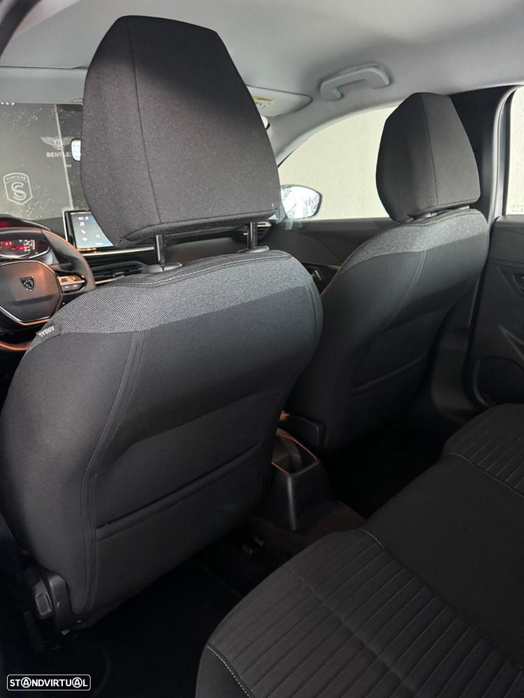 Peugeot 208 1.2 PureTech SE Style - 13
