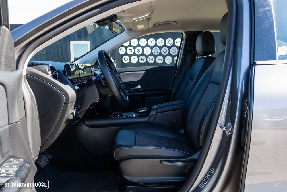 Mercedes-Benz GLA 180 d — fotografia 13