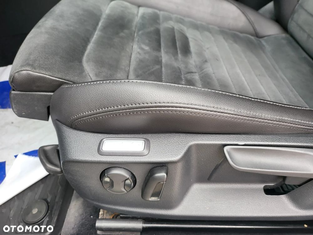 Volkswagen Passat Variant 2.0 TDI SCR 4Motion DSG Highline - 19