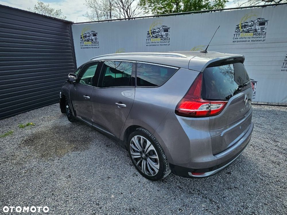 Renault Grand Scenic - 16
