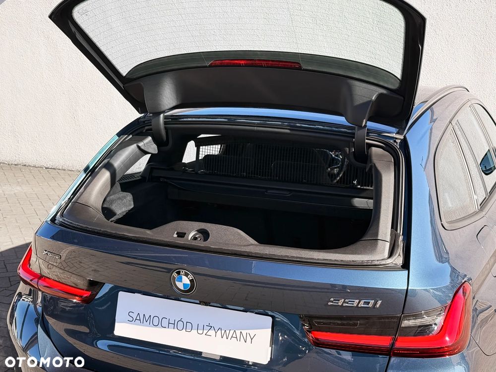 BMW Seria 3 330i xDrive M Sport - 14